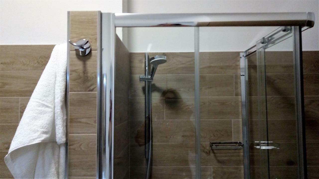 Lovely, Charming And Quiet Apartment In The Centre Air Conditioned And Free Private Garage 科莫 外观 照片