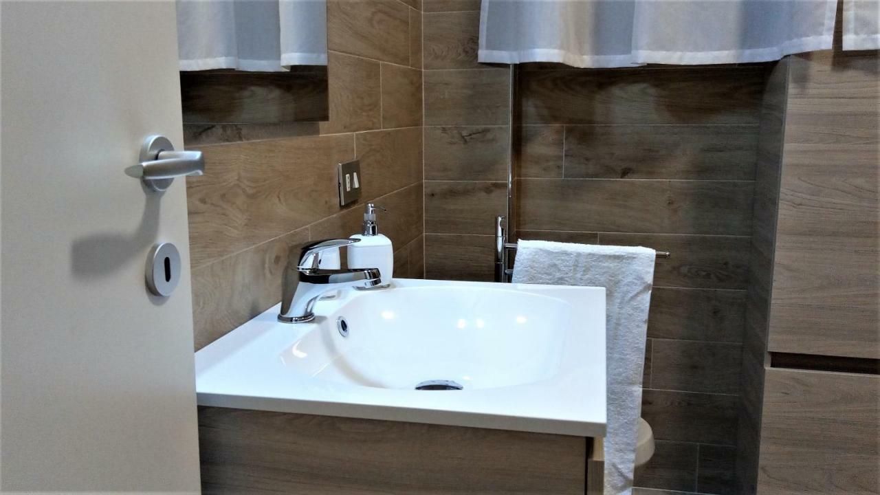 Lovely, Charming And Quiet Apartment In The Centre Air Conditioned And Free Private Garage 科莫 外观 照片